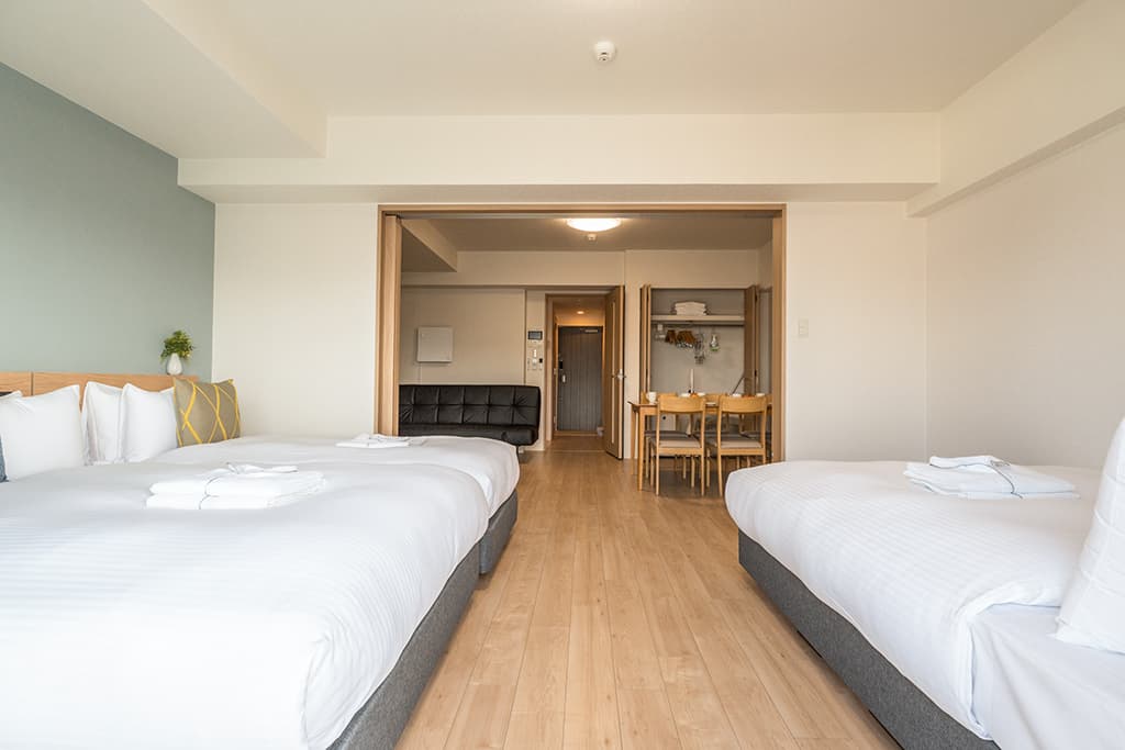 ダブルベッド×2 シングルベッド×1 ソファベッド×1/48.0平米【禁煙】